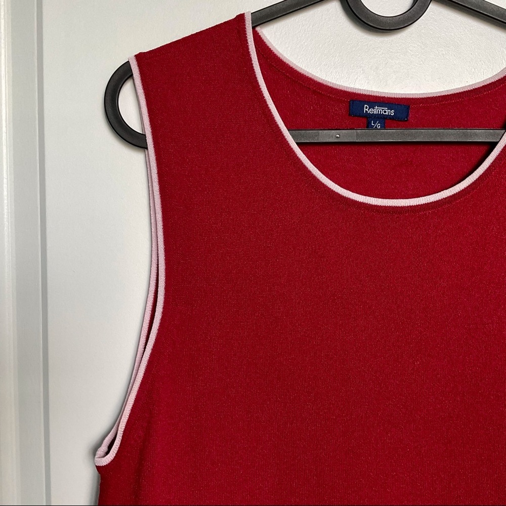 Gorgeous VINTAGE Red Knit Top w Pink Trim